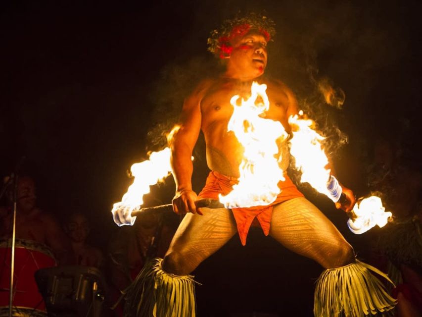 Oahu: Chief's Luau Dinner Show - The Luau Buffet: Kalua Pork, Pineapple Glazed Chicken, and Real Expectations