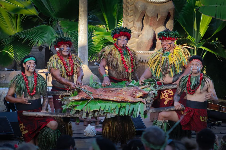 Oahu: Chief's Luau Dinner Show - Lei Greeting, Imu Ceremony, and How the Night Gets Moving