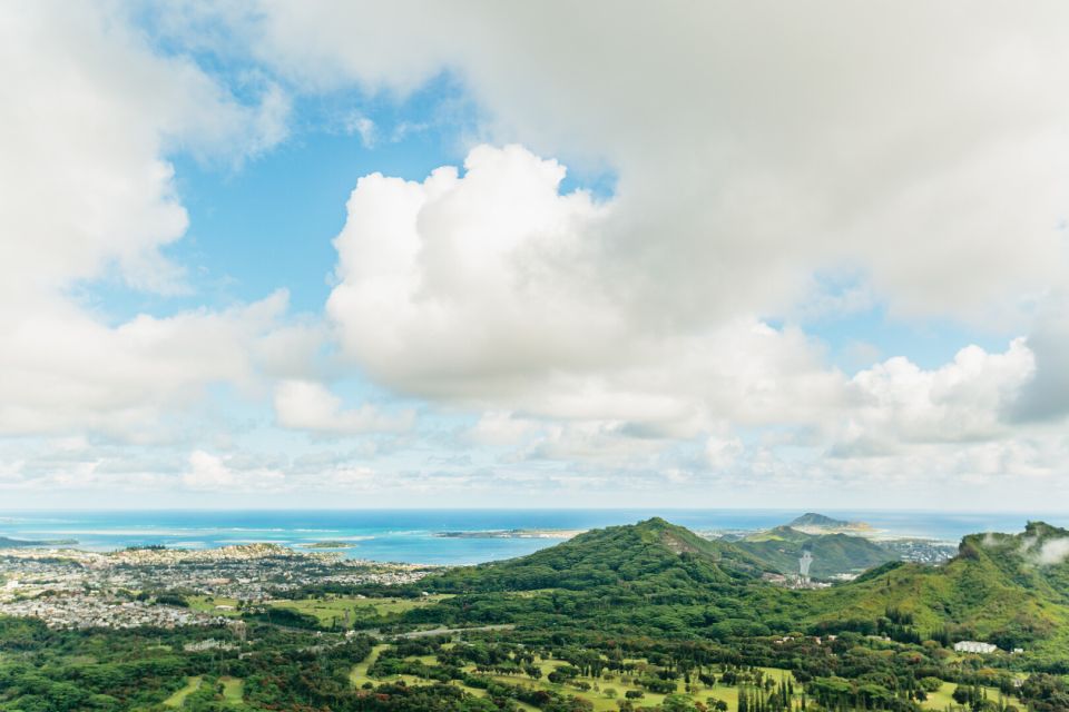 Oahu: Circle Island Tour with Lunch & Waimea Waterfall - Kahuku and the shrimp lunch: where the North Shore really tastes like the island