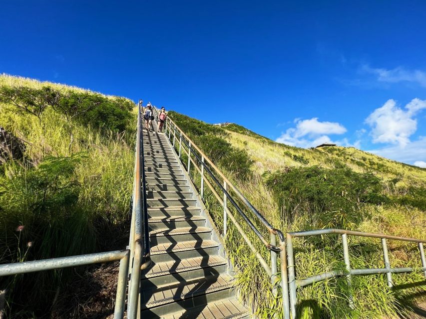 Oahu: Diamond Head Crater Trailhead Transfer & Entry Fee - The 1.6-mile climb at Diamond Head: how the hiking time adds up