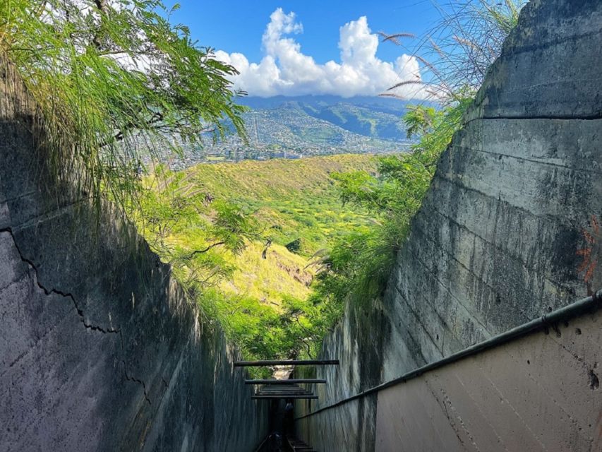 Oahu: Diamond Head Crater Trailhead Transfer & Entry Fee - Reservations, weather, and schedule changes you should plan around