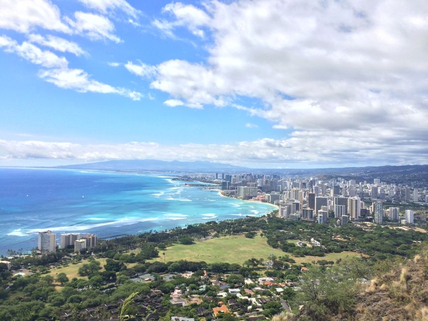 Oahu: Diamond Head Sunrise Hike with Acai Bowl and Malasada - Cafe Bogart’s Mini Açaí Bowl: A Local-Style Breakfast Hit