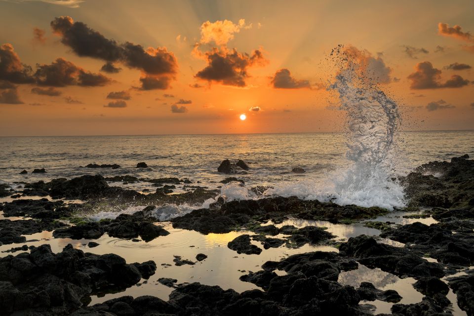 Oahu: Half-Day Sunrise Semi-private Tour from Waikiki - Sunrise at a Beach: How the Photo Setup Likely Makes the Difference