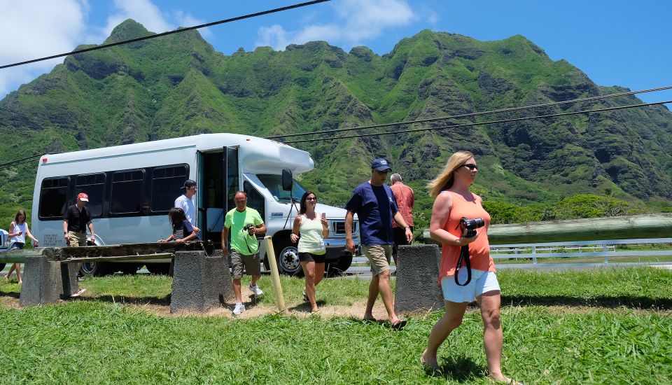 Oahu Hidden Gems & Waimea Botanical Garden/Waterfall tour - Dole Plantation and the Macadamia Nut Farm: good stops, short time