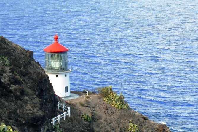 O‘ahu Highlights Private Guided Tour: Landmarks & Architecture - Iolani Palace: royal power, surprising technology, and one-of-a-kind status