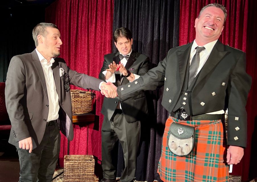 Oahu: Hilton Waikiki Beach Hotel Magical Mystery Show - The Museum of Curiosities and the Escape-Room Portal Password