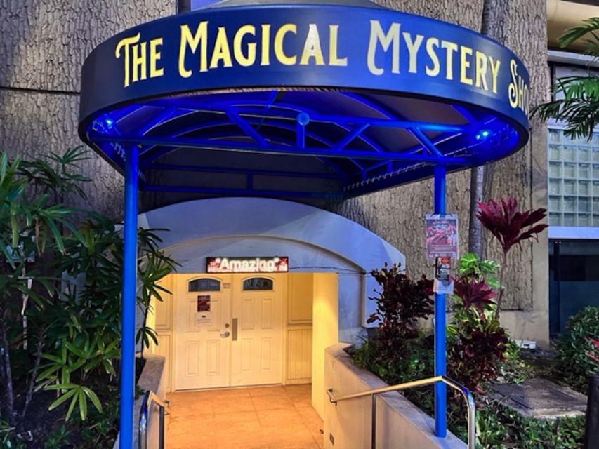Oahu: Hilton Waikiki Beach Hotel Magical Mystery Show - What to Know Before You Go: No Video, Cool Air, and ID