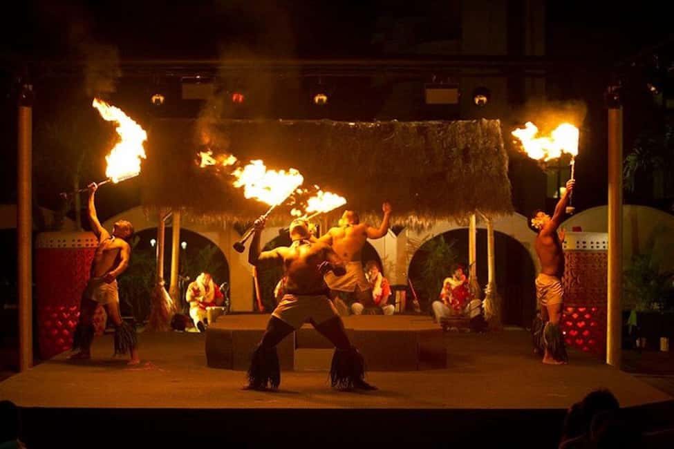 Oahu: Hilton Waikiki Starlight Luau - Food and drinks: what’s included and what “locally sourced” really means