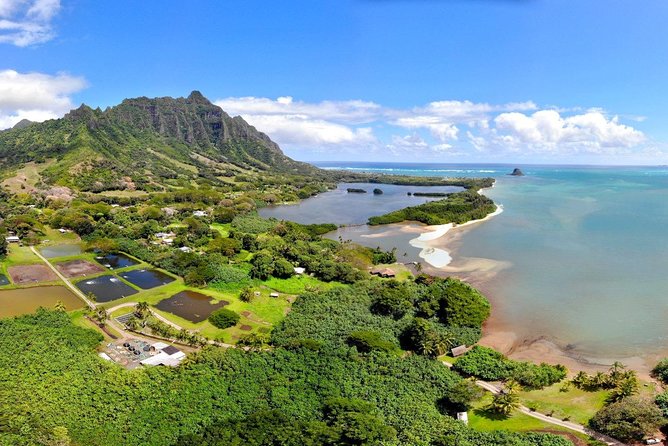 Oahu Island Full-Day Sightseeing Tour - Kualoa Regional Park and Mokoli’i (Chinaman’s Hat): the photo that sells Oahu