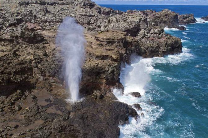 Oahu Island Tour, Dole plantation ,Northshore,VIP,PRIVATE - Halona Blowhole and Nu’uanu Pali: spray, cliffs, and dramatic weather