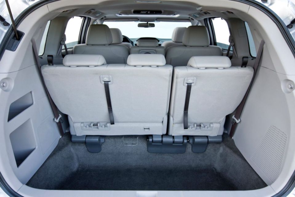 Oahu: Ko Olina or Kapolei to Airport Private Transfer - Airport Pickup at Baggage Claim: Getting Found Fast