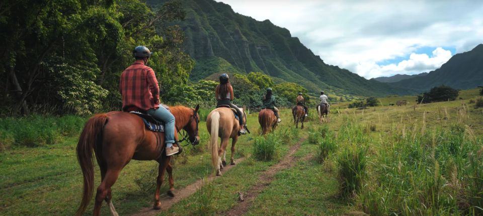 Oahu: Kualoa Hills and Valleys Horseback Riding Tour - Jurassic Valley on Horseback: What You’ll See From the Saddle