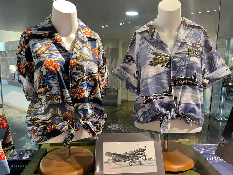 Oahu: Pearl Harbor Aviation Museum Entry Ticket - Audio guide and languages: use it to make the aircraft meaningful