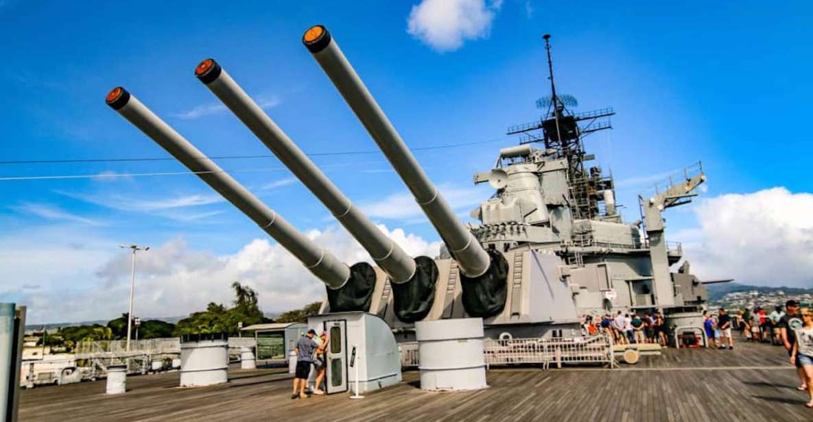 Oahu: Pearl Harbor Battleship Tour - Getting picked up in Waikiki: the easiest way to stay on time