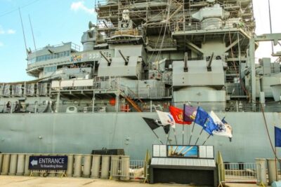 Oahu: Pearl Harbor Battleships Group Tour - Pearl Harbor Visitor Center: get oriented before you head to the water