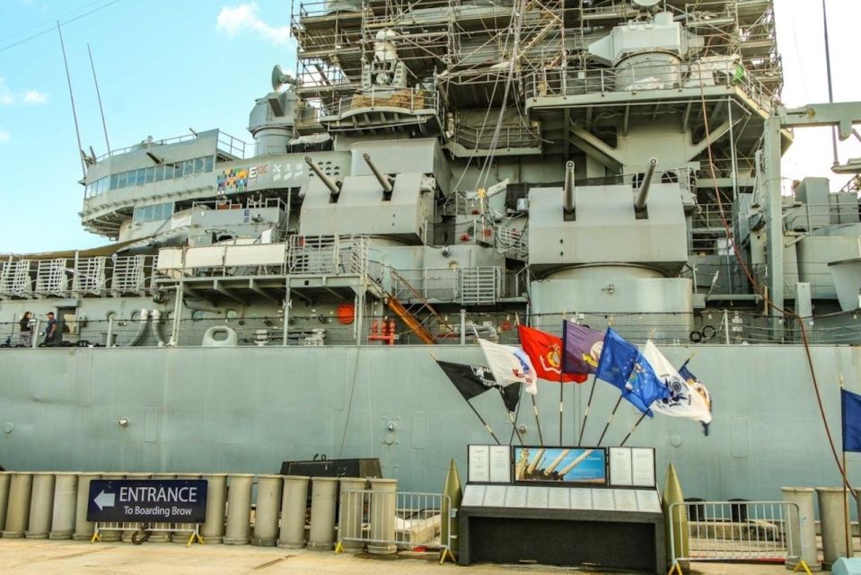 Oahu: Pearl Harbor Battleships Group Tour - Pearl Harbor Visitor Center: get oriented before you head to the water
