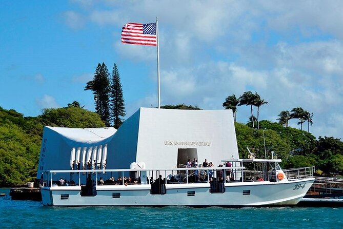 Oahu: Pearl Harbor USS Arizona Memorial - Downtown Honolulu drive: Iolani Palace to Aloha Tower in one pass