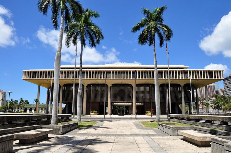 Oahu: Premium Missouri, Arizona & Top of the Tower Tour - USS Arizona Memorial: Navy boat access and the moving moment