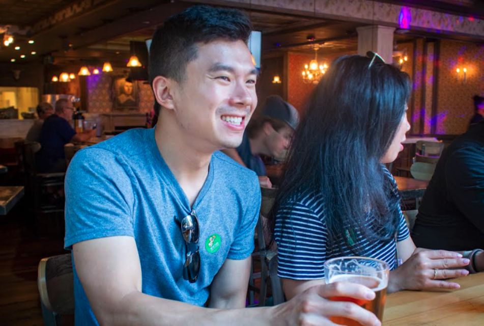 Oahu: Sips & Secrets of Hawaii Pub Crawl - How the 2-hour crawl actually plays out