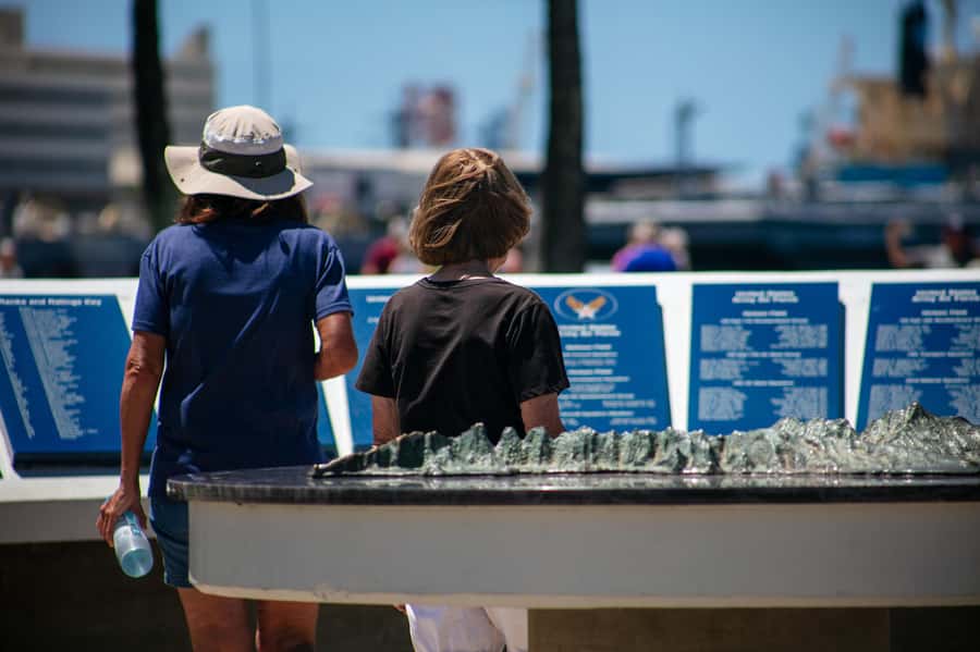 Oahu: USS Arizona Memorial and City Highlights Tour - Museums and Gift Shop Time: How to Use Your Onsite Stretch