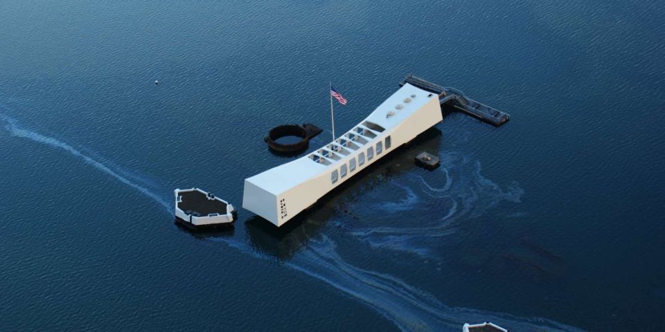 Oahu: USS Arizona Memorial Deluxe Tour - Walking the USS Arizona Memorial area and seeing her underwater resting place