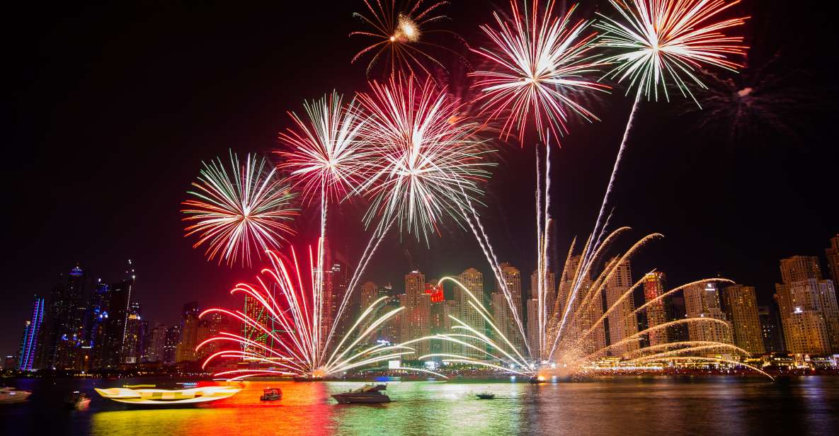 Oahu: Waikiki Fireworks Boat Cruise from Oahu - The underwater viewing room: marine life you can actually spot