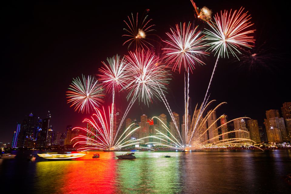 Oahu: Waikiki Fireworks Boat Cruise from Oahu - The 2-hour flow: what the evening is really like