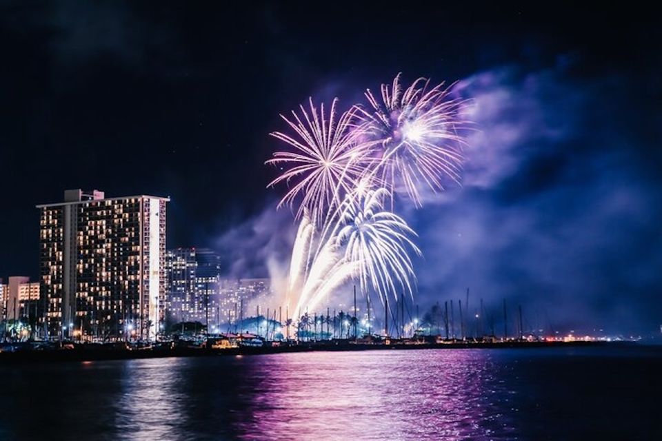 Oahu: Waikiki Friday Night Fireworks Catamaran (Wahine Koa) - Who This Catamaran Works Best For