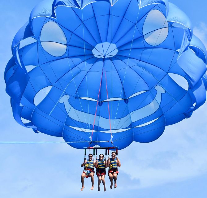 Oahu: Waikiki Parasailing - Safety, Equipment, and the Crew Vibe (Captain Jason and Nick Help Set It Tone)
