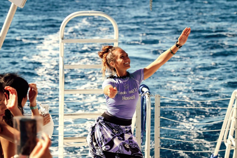 Oahu: Waikiki Whale Watching Tour-Donut and Coffee Included - Price and value: what $100 buys you in real terms