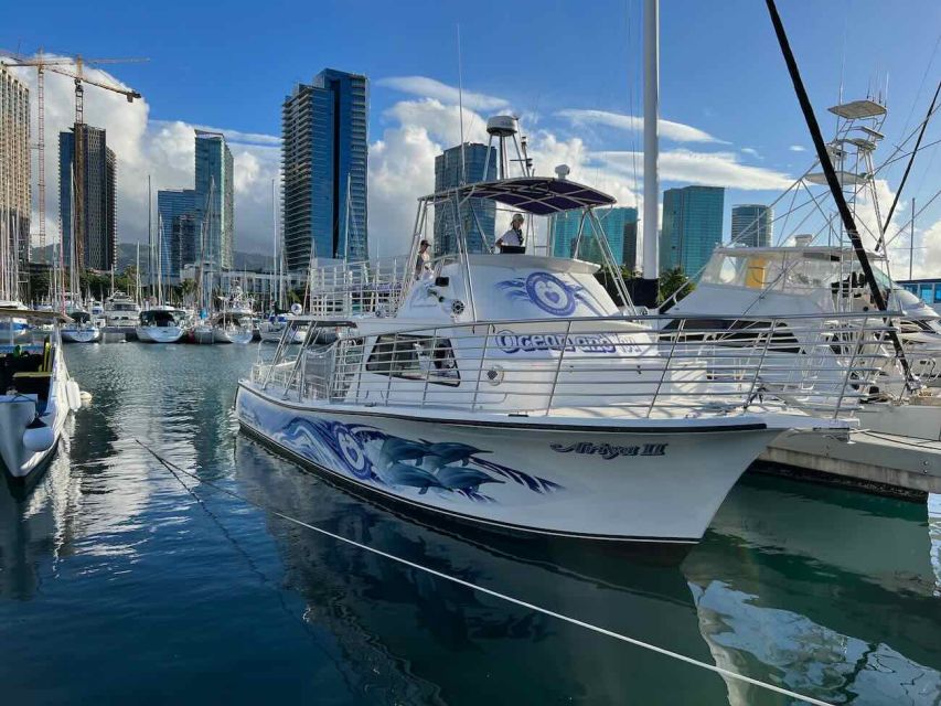 Oahu: Waikiki Whale Watching Tour-Donut and Coffee Included - The hula wrap-up: coffee, local snacks, and a dance show