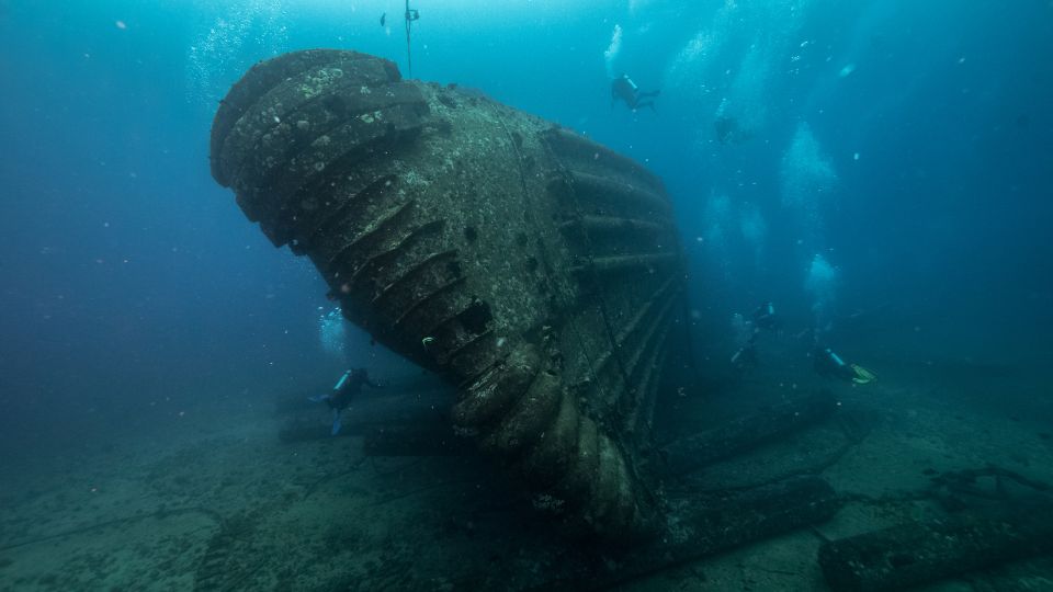 Oahu: Wreck & Reef Scuba Dive for Certified Divers - Sea Tiger and side-by-side wrecks: the underwater hits