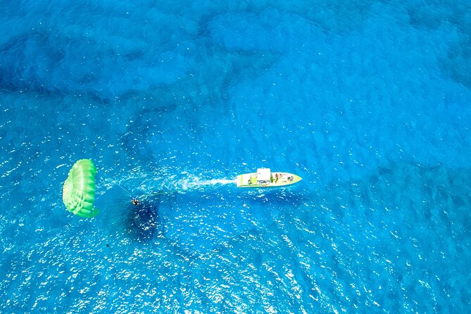 Parasailing on Maunalua Bay- Oahu's off Waikiki Playground - The Flight: 6 to 8 Minutes Above Oahu