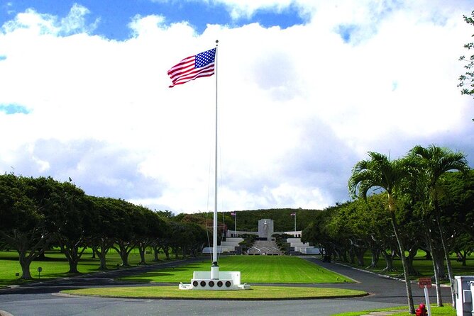 Pearl Harbor and Honolulu City Tour - First Things First: Pickup, Timing, and What Small-Group Touring Changes