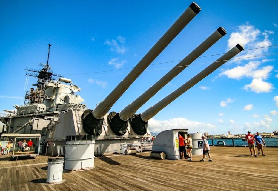 Pearl Harbor and Oahu Circle Island Tour FROM KONA - Dole Plantation and Kahuku Sugar Mill: food time, with smart boundaries