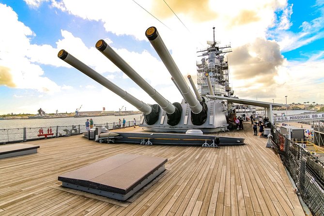 Pearl Harbor: Arizona & Missouri Battleship Tour From Maui, Big Island & Kauai - USS Arizona Memorial: boat access and the moment everything focuses