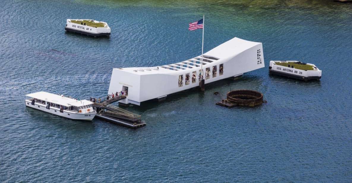 Pearl Harbor Passport "A Complete Experience" - From Waikiki to Pearl Harbor: a day that starts with context