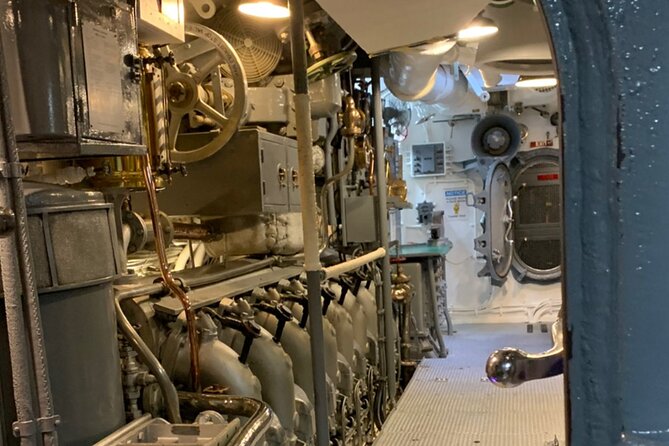 Pearl Harbor Tour Arizona Memorial and USS Bowfin - Private Guide Factor: What Personalization Really Means Here