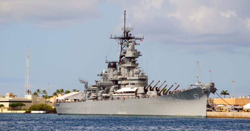 Pearl Harbor USS Arizona All Access Private Tour - Downtown Honolulu add-on: quick history hits around Iolani Palace and the state capitol