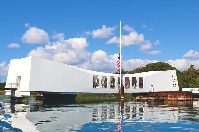 Pearl Harbor, USS Arizona and Honolulu City Tour - Paying respects at Punchbowl: Eternal Flame and war memorials