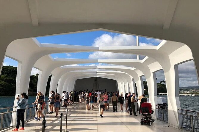 Pearl Harbor USS Arizona Memorial & Battleship Missouri - Guides, pacing, and what to listen for