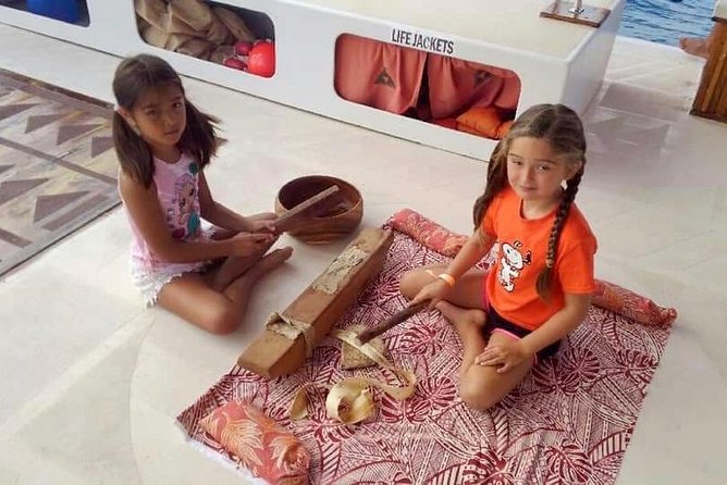 Polynesian Canoe Day Sail - Food onboard: local flavors, plus the vacation reward feeling