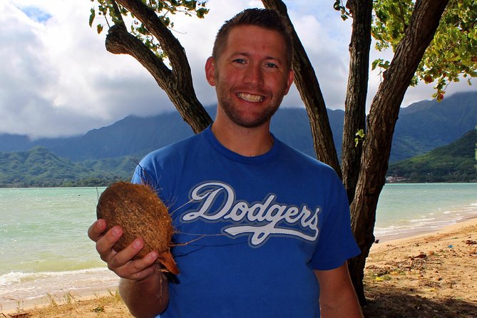 Private North Shore of Oahu Tour - Haleiwa, surf beaches, and Mokolii Island: how the coast changes