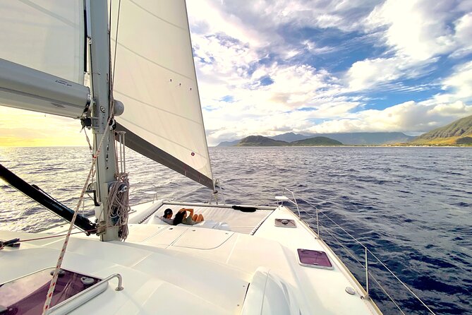 Private Oahu Sunset Charter with Tasting and Drinks - Hosted bar and the captain’s tasting menu: drinks and food that match the mood