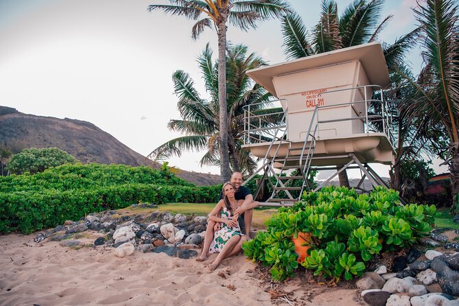 Private Professional Vacation Photoshoot in Honolulu - Special moments: couples, surprises, and keeping it under control