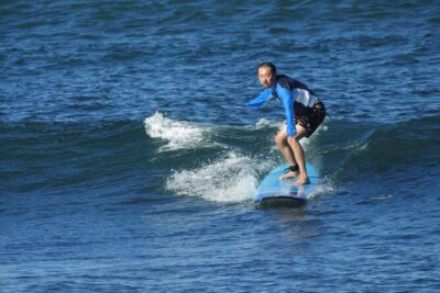 Private Surfing Lessons on the North Shore of Oahu - Warm-up on land: the pop-up technique that builds confidence