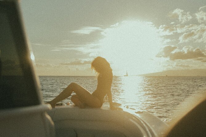 Private Waikiki Sunset Boat Tour: 6 passengers max - A private Waikiki sunset: why the small-group limit matters