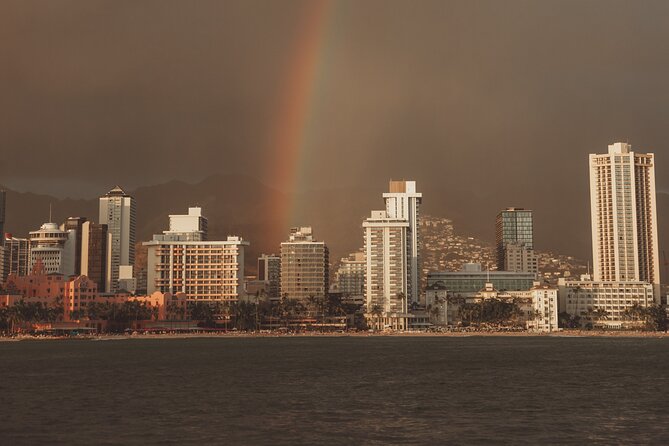 Private Waikiki Sunset Boat Tour: 6 passengers max - The 5:00 pm timing and how Diamond Head fits into the view