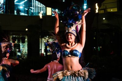 Queens Waikiki Luau with Dinner Buffet and Cultural Activities - Cultural activities and the shell lei: the hands-on part actually matters