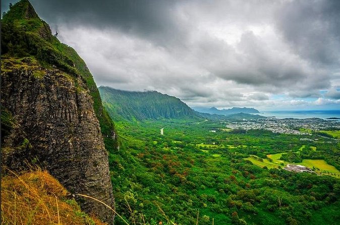 Scenic half day Circle Island tour - Hawaiian Island Cafe in Waimanalo: the included local food stop that makes it real
